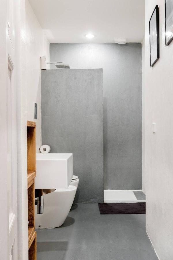 Design Loft Bocconi Apartment Milan Bagian luar foto